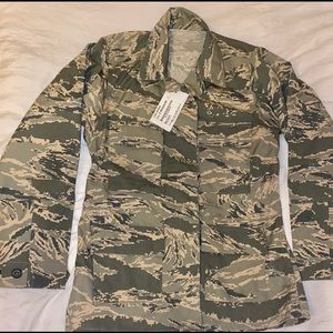NWT Women’s 6 Reg Military Camo Jacket